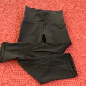 Lululemon athletic crop leggings
